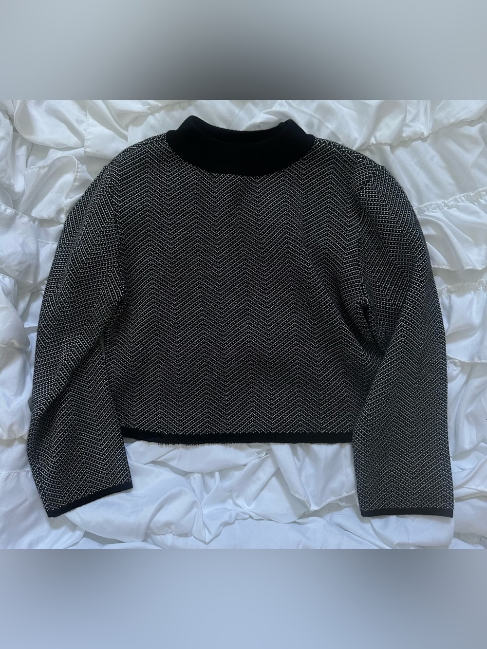 NWOT BCX DIY’d Black And White Cropped Sweater Women’s Size Medium